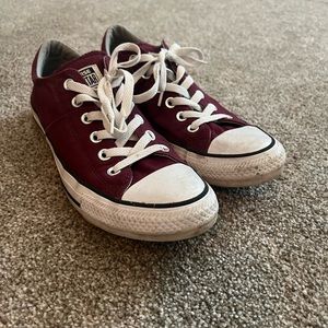 Maroon low top converse